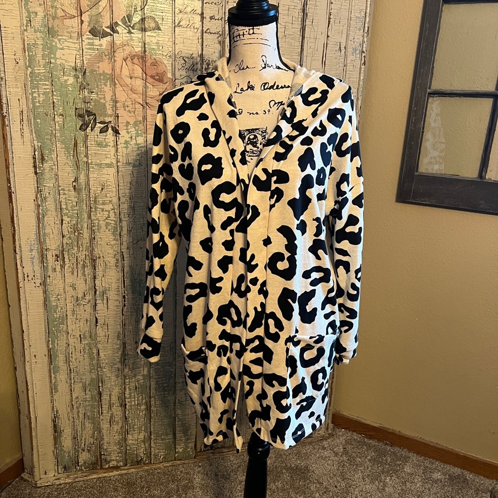 NWOT Lularoe Animal Print Mackenzie Size Medium
